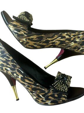 Betsey Johnson – Leopard print peep-toe heels.  Size 8 Used in Great Condition